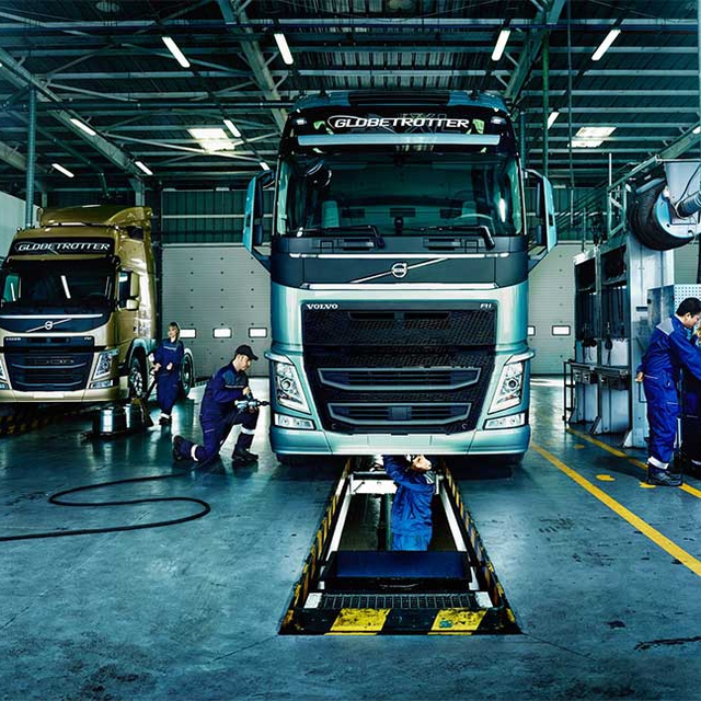 Монтаж системы вентиляции на СТО грузовых автомобилей